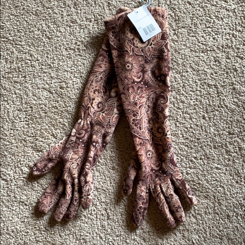 Velvet gloves